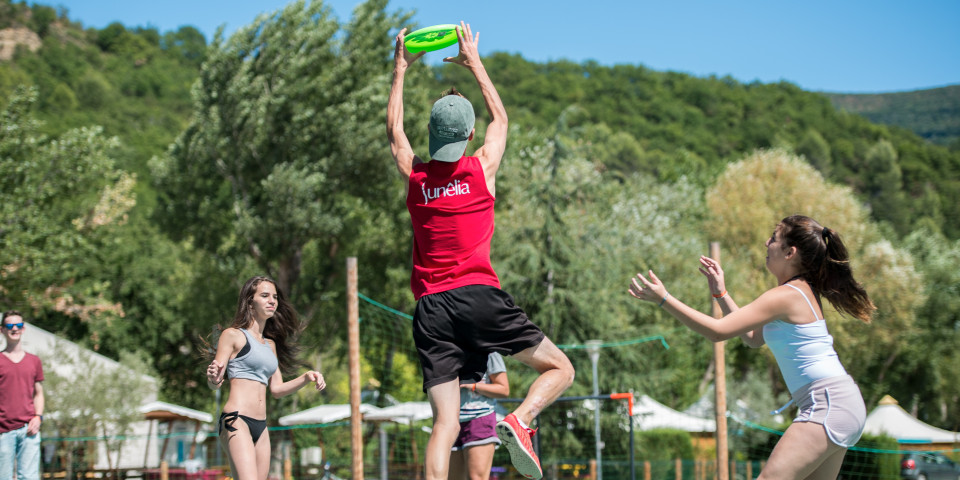 5 Sunêlia hippocampe club ados tournoi frisbee1.jpg