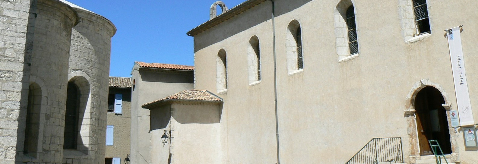 Musée Terre et Temps '' Edith Robert '' façade extérieure.jpg
